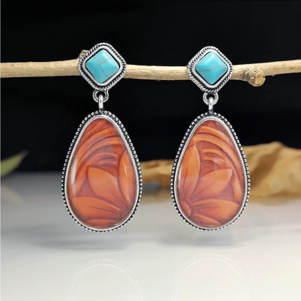 NEW Cute western style earrings
